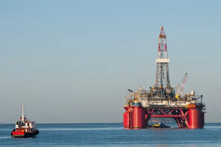 Offshore oil production requires water injection pumps High-energy water injection pumps deployed in offshore oil production must be economically efficient.