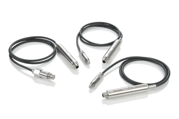 The cylinder pressure sensors are available with matching sensor bodies and threads for different types of large engines.
