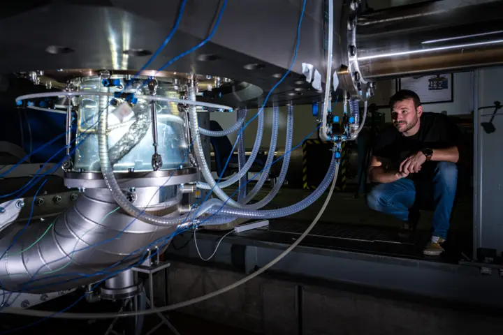 Hydraulic turbine model on a test stand A hydraulic turbine model, installed on a test stand, is applied to visualize cavitation during model acceptance tests.