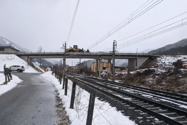 The bridge, damaged by timber transportation, is now protected by the Weigh In Motion (WIM) system KiTraffic Statistics.