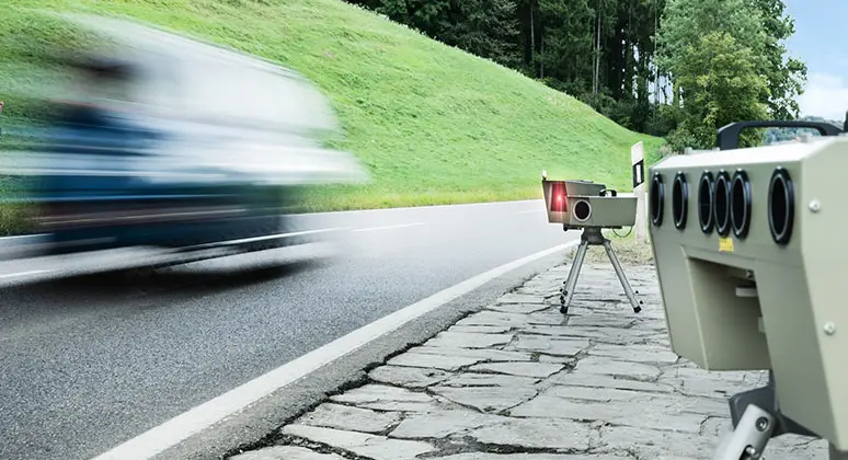 Traffic and speed enforcement can be done in an efficient and legally compliant way with the ES 8.0 from Kistler.