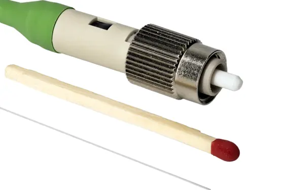 Sensore di deformazione FSI ultrasottile 2071A (155 µm) con connettore ottico Sensore di deformazione FSI (interferometria a segmenti di fibra) ultrasottile 2071A, diametro 155 µm, con connettore ottico.