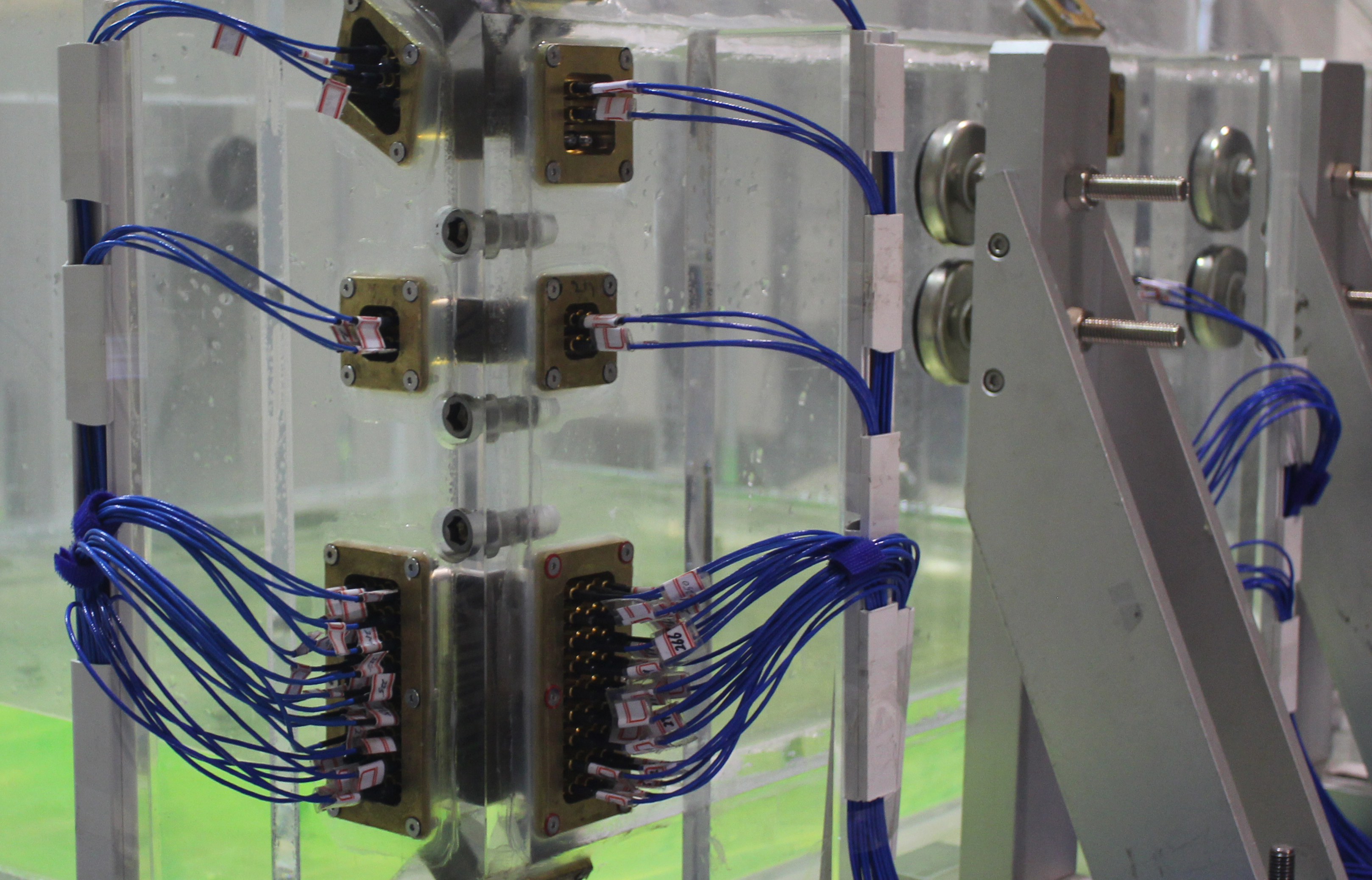 Sloshing in LNG tankers: testing and assessment solutions Kistler provides research labs worldwide with application-specific pressure sensors for LNG sloshing testing and assessment.