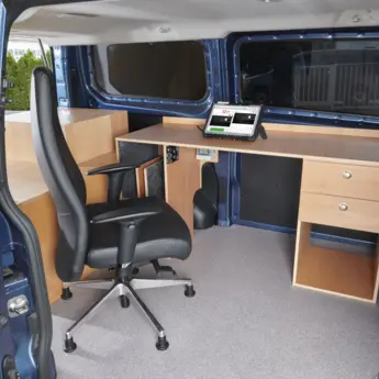 ES-KFZ Bürodrehstuhl inkl. Befestigung Système de contrôle de la vitesse ES 8.0, installation dans le véhicule, chaise pivotante de bureau